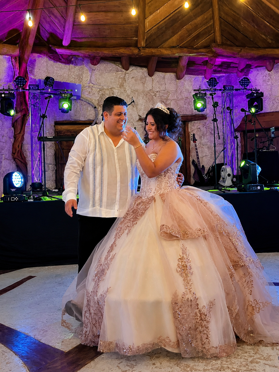 Grupos musicales para xv años en Cancun — Quinceañera · Cancún